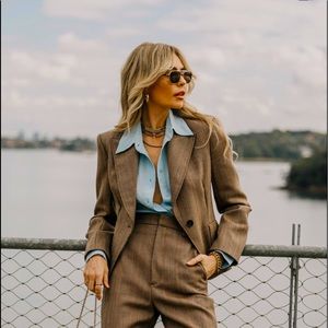 Meet your Posher, Leanne